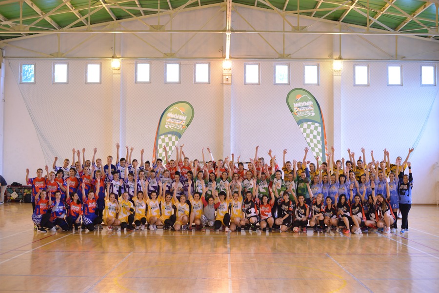 Campionatul Feminin de Handbal Catena Racing Team Prinde Aripi, editia I, Brasov, 2015