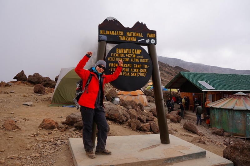 Ioana Hriscu Poienaru_Catena_Vf.Uhuru Peak_Kilimanjaro_foto 1