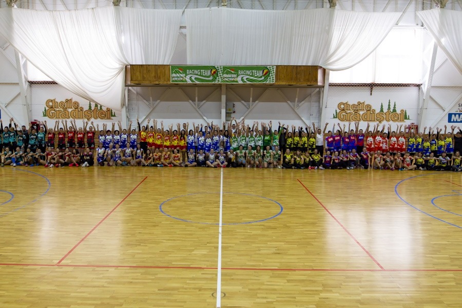 Campionatul de handbal feminin PRINDE ARIPI, Catena Racing Team, editia a VII-a – CHEILE GRADISTEI